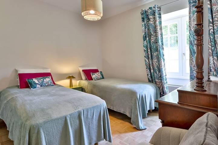 Location de vacances pour 5 personnes, avec piscine ainsi que terrasse et jardin à Coly - 3