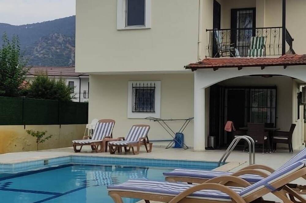 Family friendly villa with private garden and pool in Ortaca, Türkische Ägäis