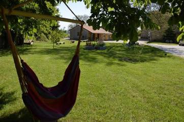 Gîte pour 9 personnes, avec vue ainsi que piscine et jardin, adapté aux familles à Cheminas