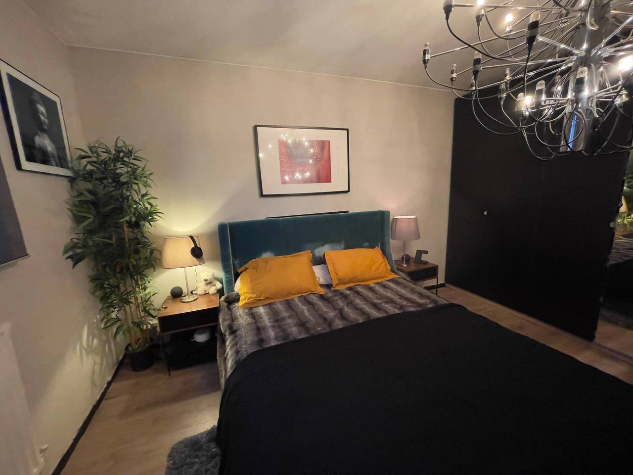 Chambre D'hôtes Confortable Dans Un Cadre Contemporain in Saint-Laurent-de-Mure, Rhône