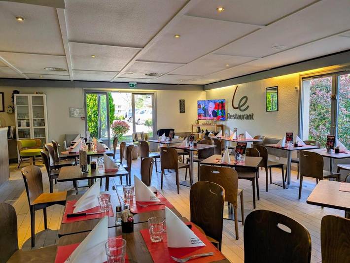 Hôtel pour 3 personnes, avec jardin et vue à Moirans - 2