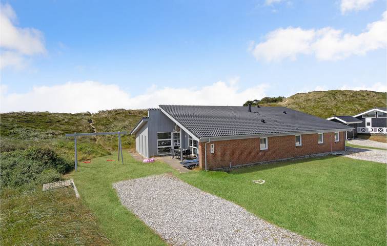 Ferienhaus für 10 Personen, mit Sauna und Terrasse sowie Whirlpool in Houvig