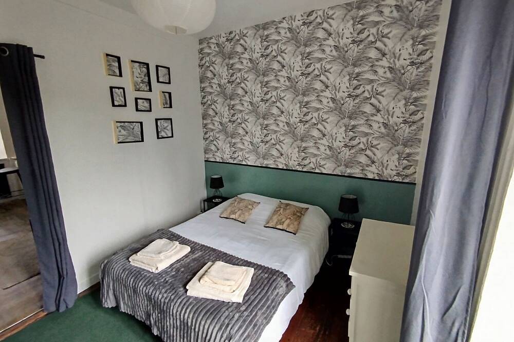 Entire apartment, Cosy T2 with view in Morlaix between station and town center in Morlaix, Ceinture Dorée