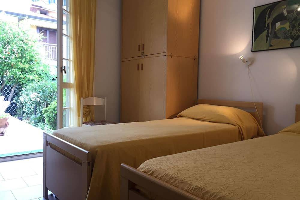 Appartamento intero, Appartamento a Marina Di Massa con 2 camere da letto e 5 posti letto in Marina di Massa, Massa