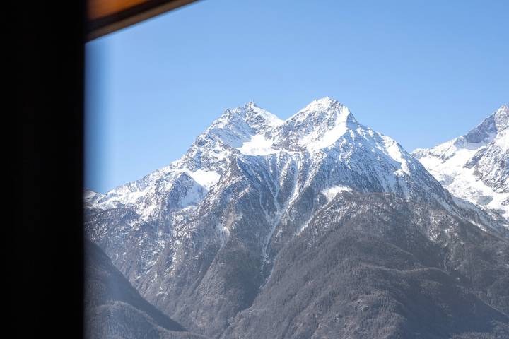 Hel lejlighed, Apartment 'Manu - Blavy Nus' with Mountain View, Private Terrace and Wi-Fi in Blavy, Comune di Nus