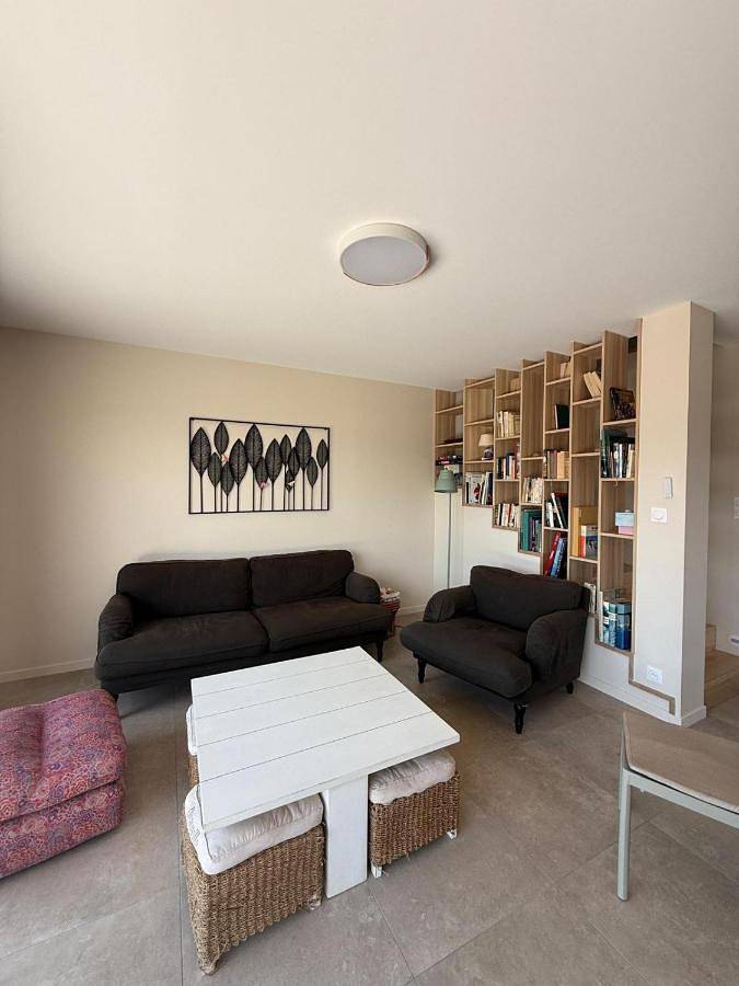 Location de vacances pour 10 personnes, avec vue ainsi que balcon et jardin à Chalmazel - 2