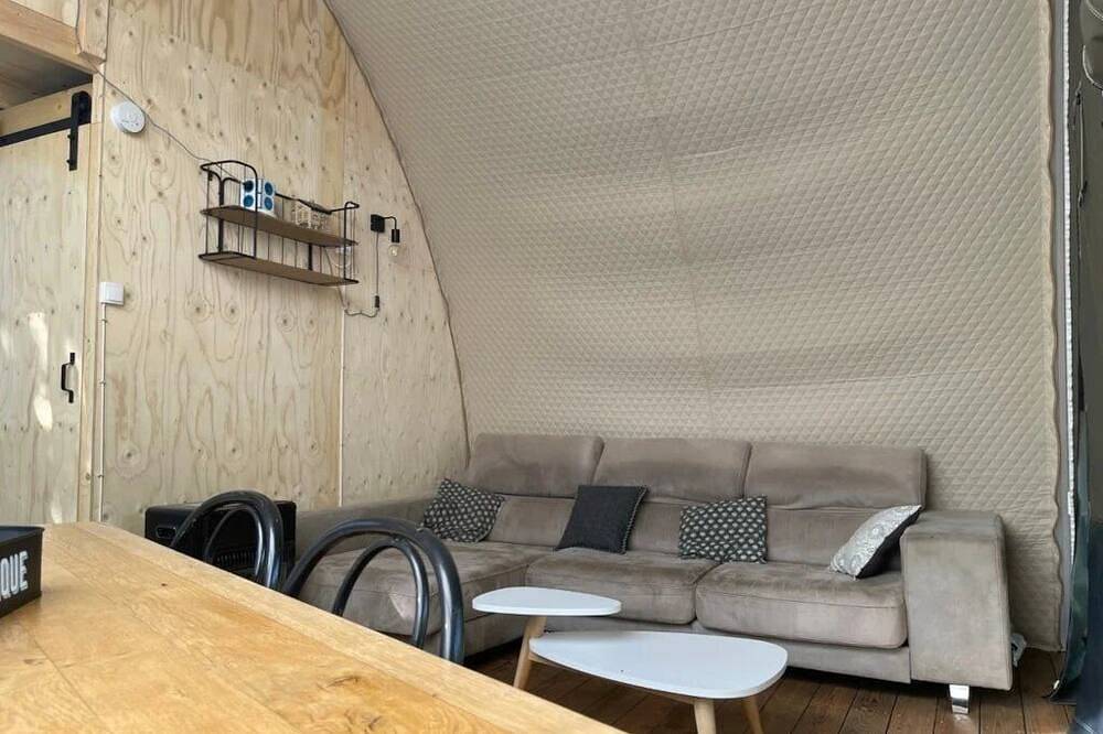 Zecamping 3* toboggans chiens acceptés locatif Lv Bbq 60m2 6 pers in Saint-Constant (homonymie), Région d'Aurillac