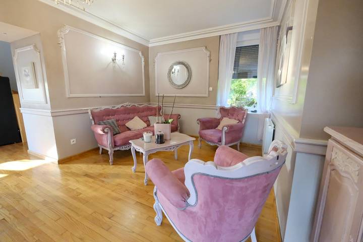 Gîte pour 10 personnes, avec jardin à Dragey-Ronthon - 3