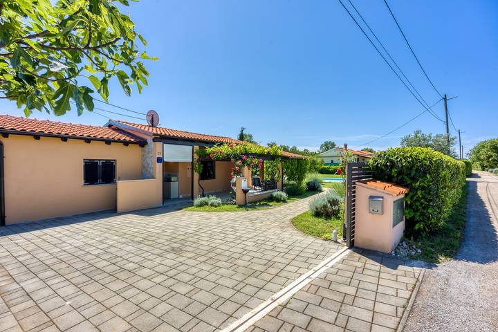 Ferienhaus für 3 Personen, mit Garten und Pool in Marčana - 2