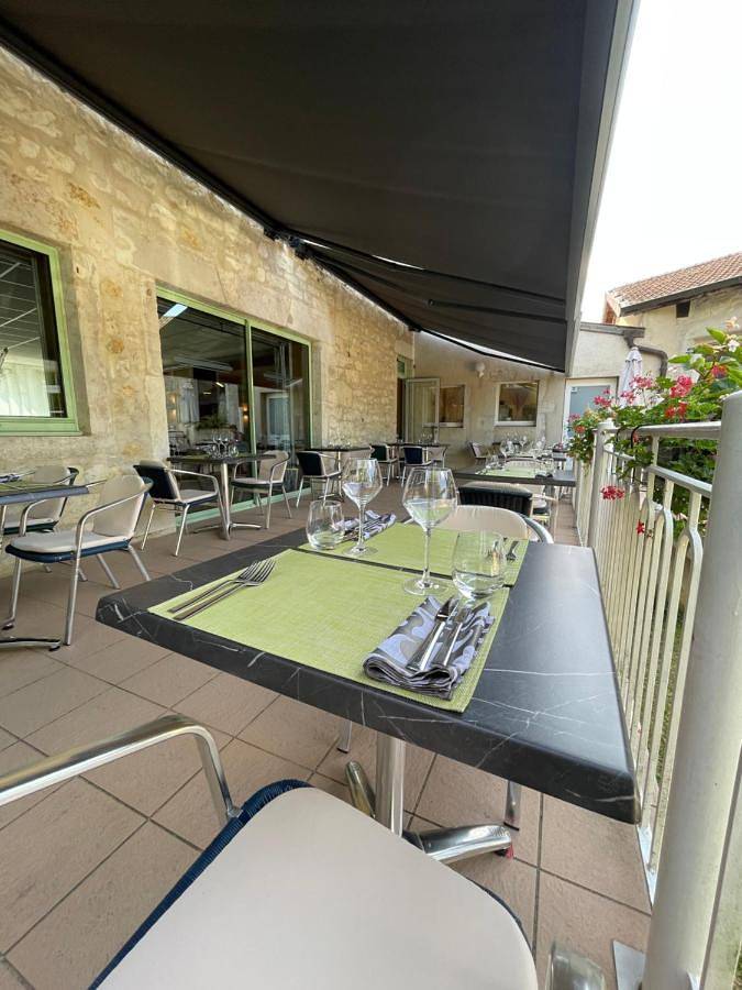 Hôtel pour 2 personnes, avec terrasse, animaux acceptés à Treffort-Cuisiat - 2