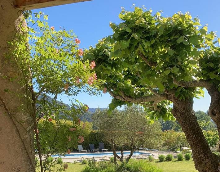 Chambre d’hôte pour 2 personnes, avec Terrasse et Jardin ainsi que Piscine et Vue dans Dentelles de Montmirail - 3