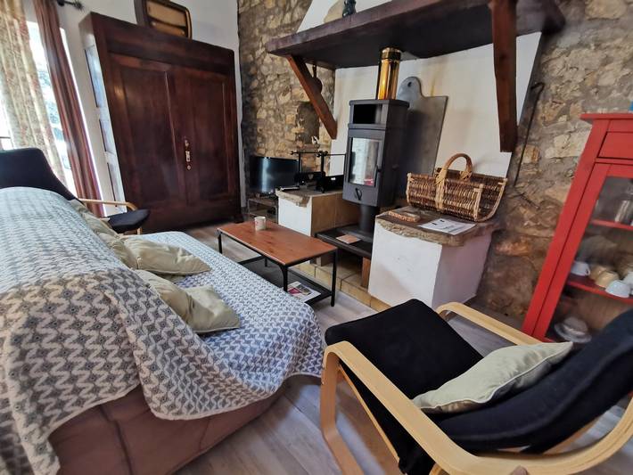Gîte pour 6 personnes, avec Terrasse et Piscine