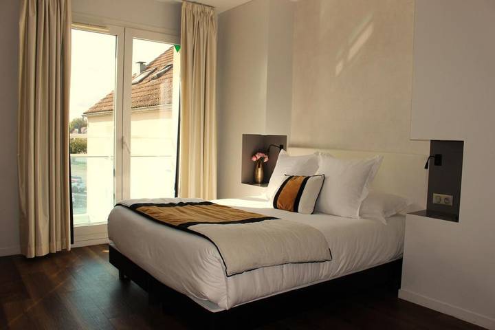 Hôtel pour 2 personnes, avec terrasse, animaux acceptés à Montceau-les-Mines - 2