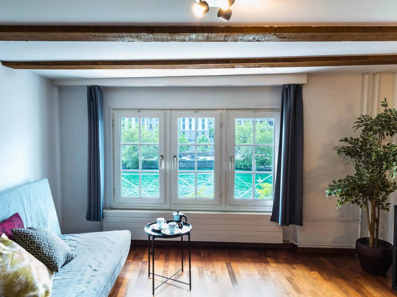 Ganze Wohnung, 2 Zimmer 3 Personen in Zürich, Bezirk Zürich