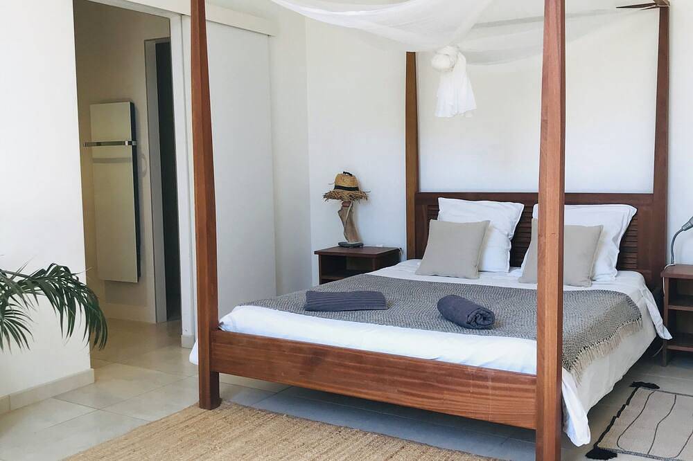 Charming guest house La ferme Saint Pierre Drôme, Vercors-12 sleeps in Chabeuil, Región de Valence