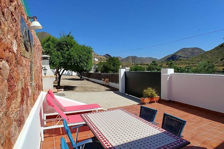 Gîte pour 4 personnes, avec Terrasse et Jardin dans Retamar