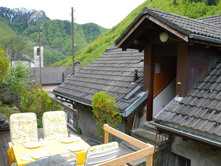 Ferienwohnung für 2 Personen, mit Terrasse und Garten im Ticino