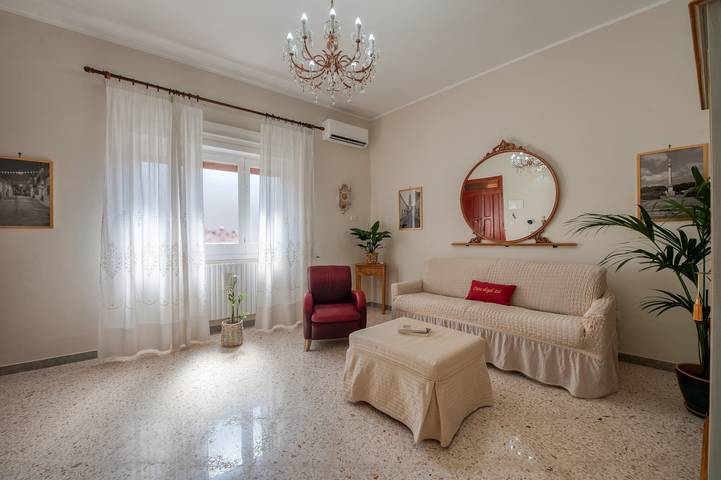 Entire apartment, Apartment 'Casa Degli Zii' with Private Garden, Wi-Fi and Air Conditioning in Trepuzzi, Lecce Province