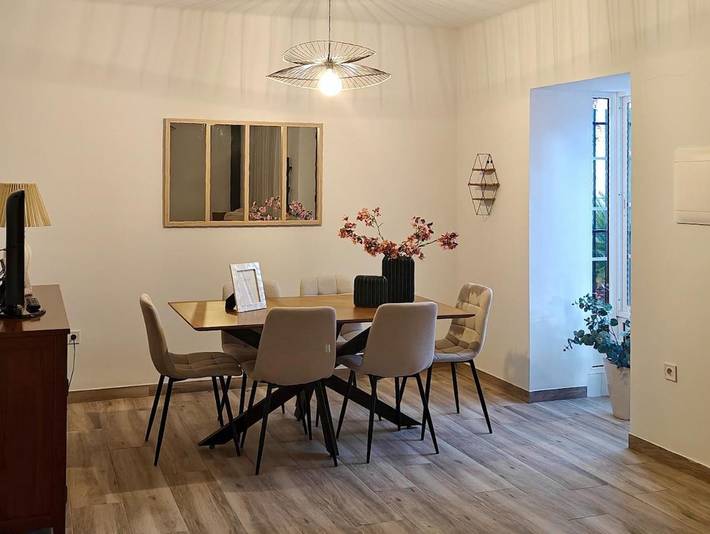 Ferienhaus für 9 Personen, mit Balkon und Ausblick - 1