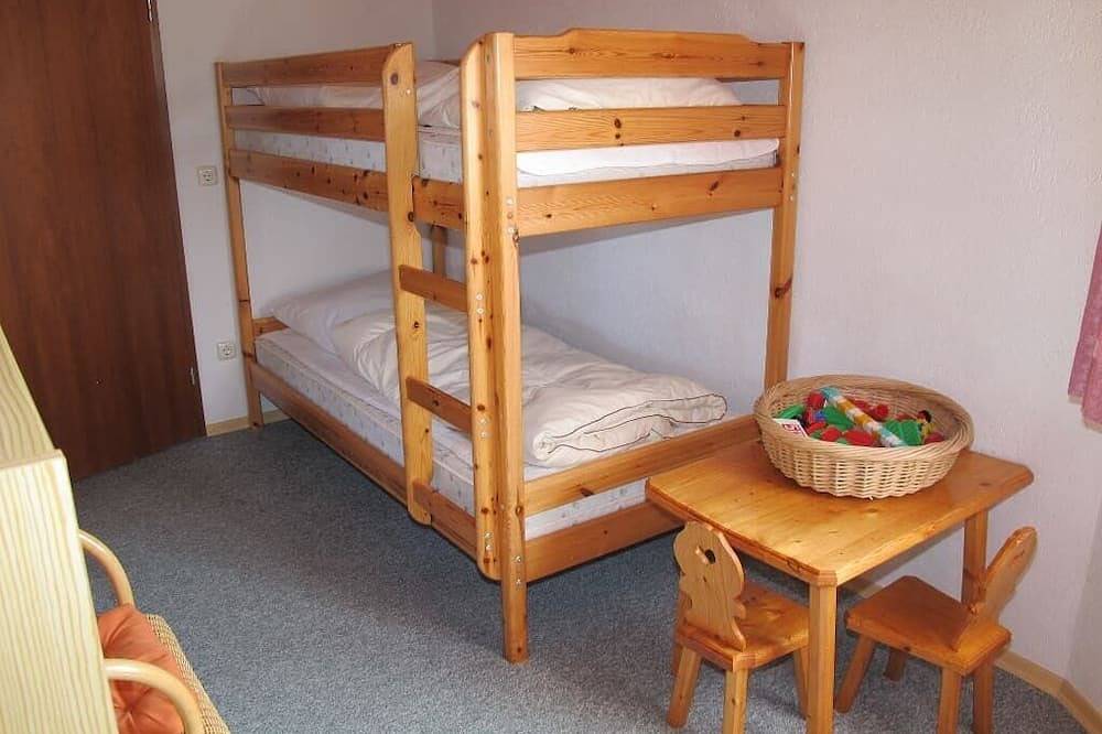 Ganze Wohnung, 82qm große Ferienwohnung für 6 bis 8 Personen mit zwei Schlafzimmern in Haidmühle, Ostbayern