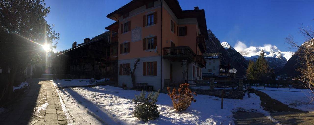 Tre Alberi Liberi in Riva Valdobbia, Alagna Valsesia
