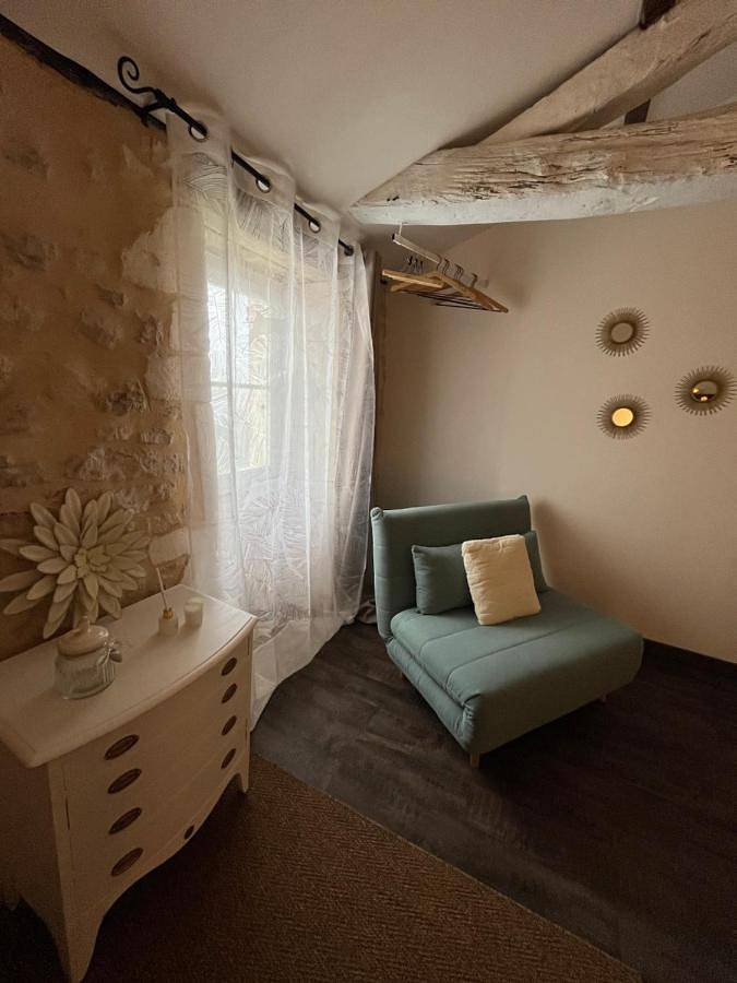 Location de vacances pour 3 personnes, avec terrasse ainsi que piscine et vue à Nanclars - 3