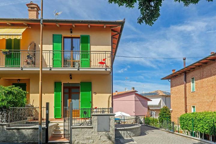 Ferienwohnung für 5 Personen, mit Balkon und Terrasse
