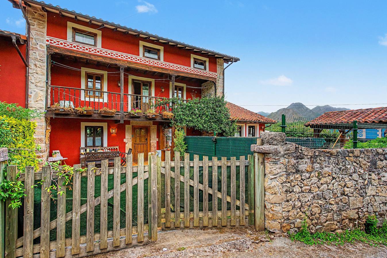 Casa rural 'Del Tesoro "Tesoro Pequeño"' con vistas a la montaña, balcón y Wi-Fi in Cangas de Onís, Costa Verde
