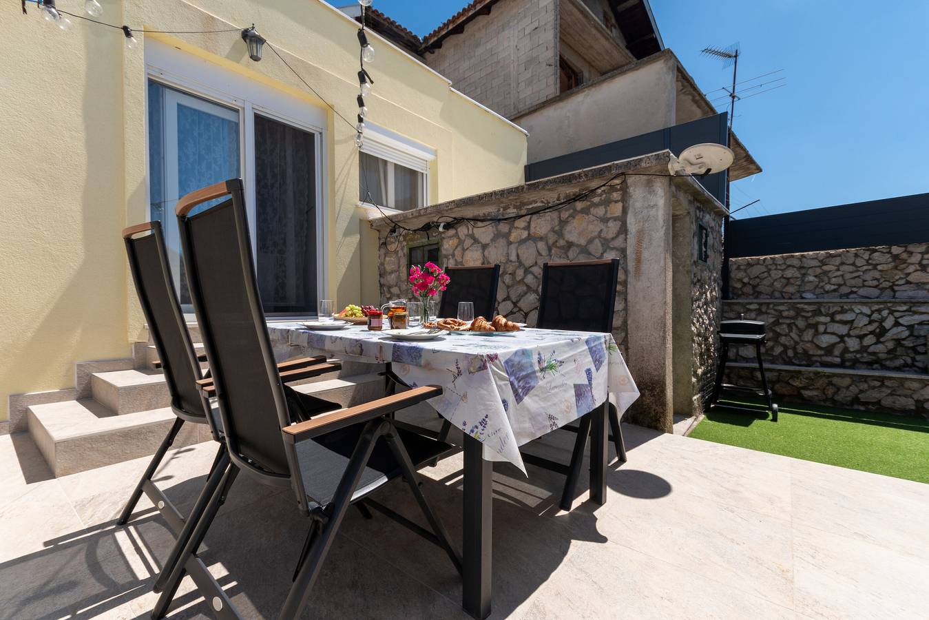 Ganze Wohnung, Apartments Neda in Bilice, Šibenik-Knin
