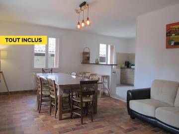 Gîte pour 6 personnes, avec jardin à Poyols