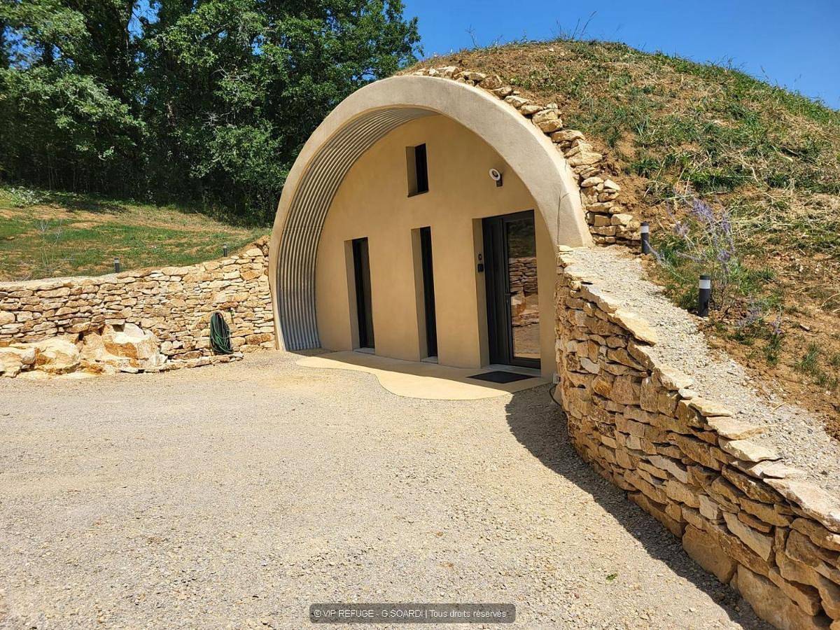 Two-Bedroom House in Cazillac, Lot
