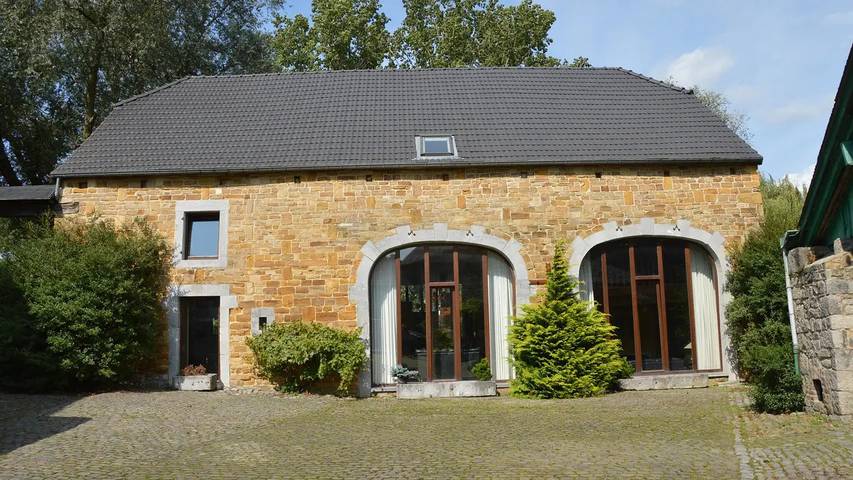 Vacation apartment for 23 people, with terrace in Belgium