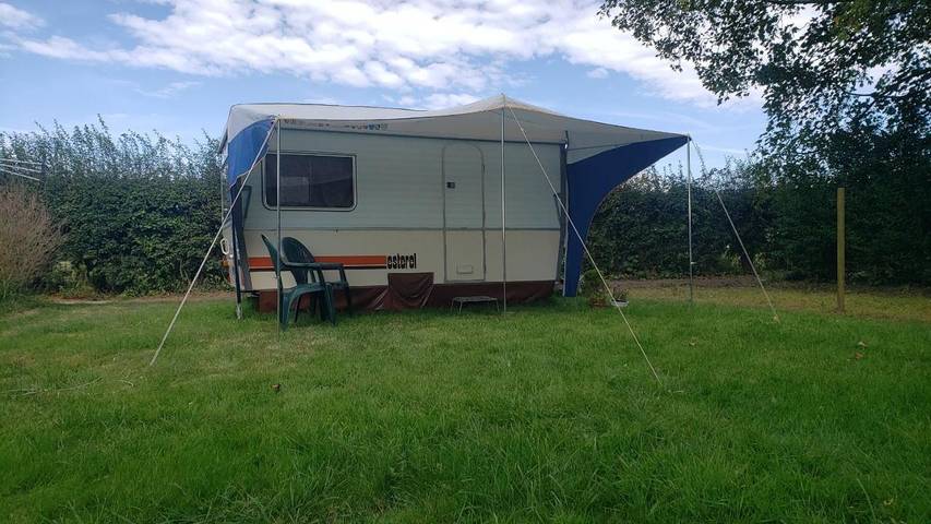 Camping pour 2 personnes, avec Terrasse ainsi que Jardin et Vue à Enquin-les-Mines