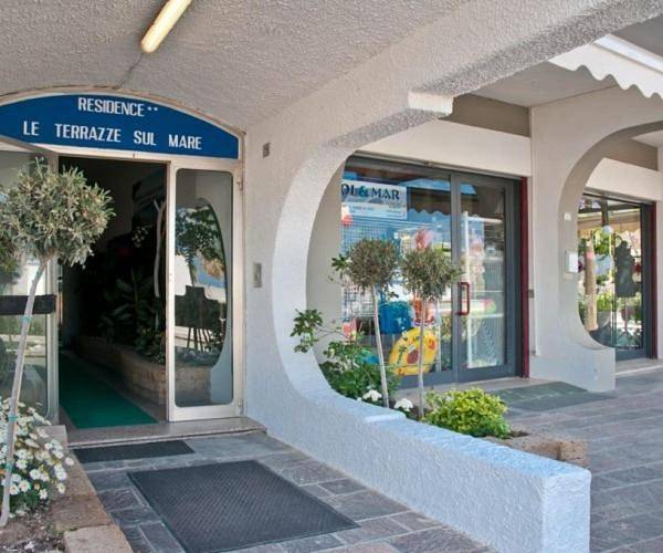 Appart’hôtel pour 4 personnes, avec Balcon ainsi que Terrasse et Vue à San Mauro A Mare