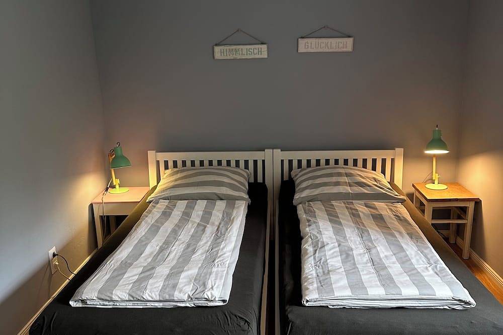 Komfortables Reetdachhaus in traumhafter Alleinlage bei St. Peter-Ording in Osterhever, Eiderstedt