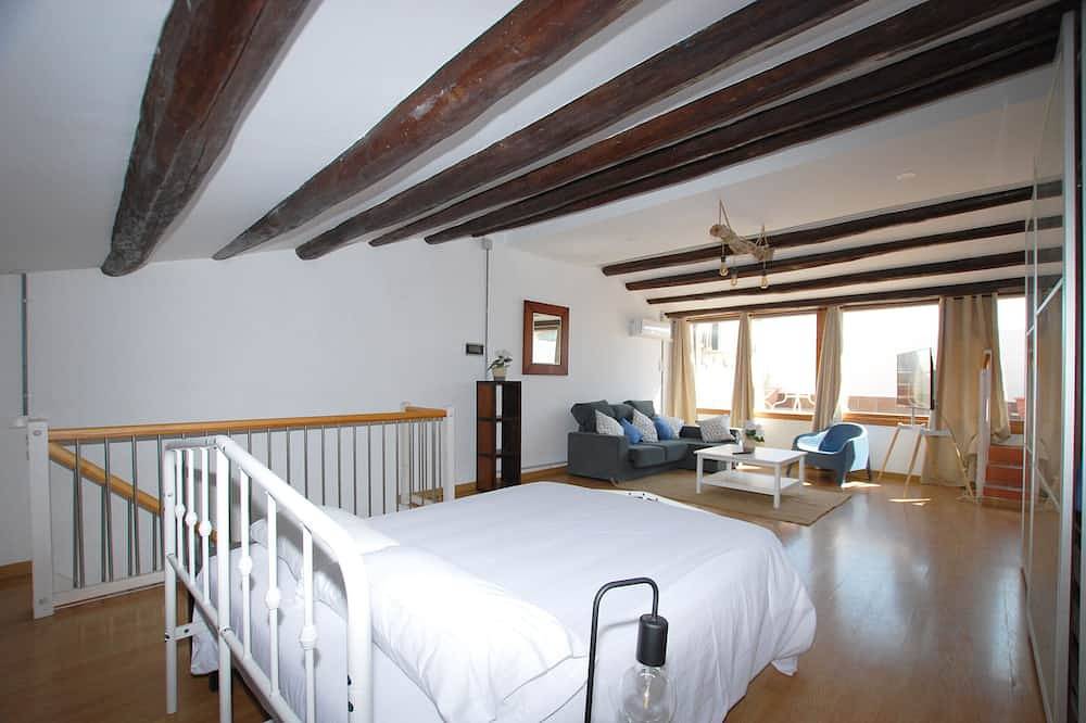 Entire apartment, Casa Cami Ral - In front of the beach and train station in Premià de Mar, Costa del Maresme