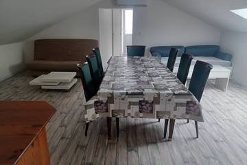 Gîte pour 8 personnes, avec terrasse, animaux acceptés à Vions