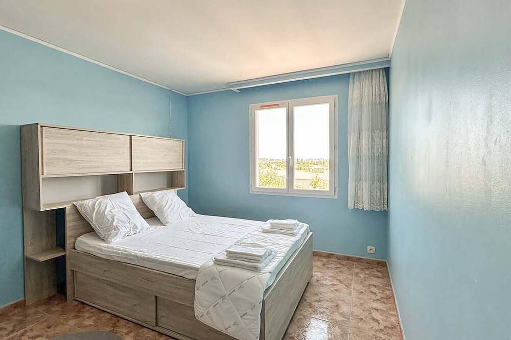 Awesome home in Rochefort du Gard in Rochefort-du-Gard, Nimes und Umgebung