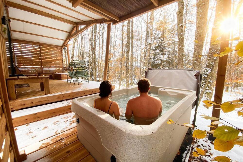 Hy•Lødge Spa n°2: Romantisch chalet voor 2 personen in de Vogezen in Anould, Saint-Dié-des-Vosges