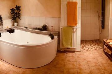 Ferienwohnung für 2 Personen, mit Sauna und Terrasse sowie Whirlpool und Garten in Diemelstadt