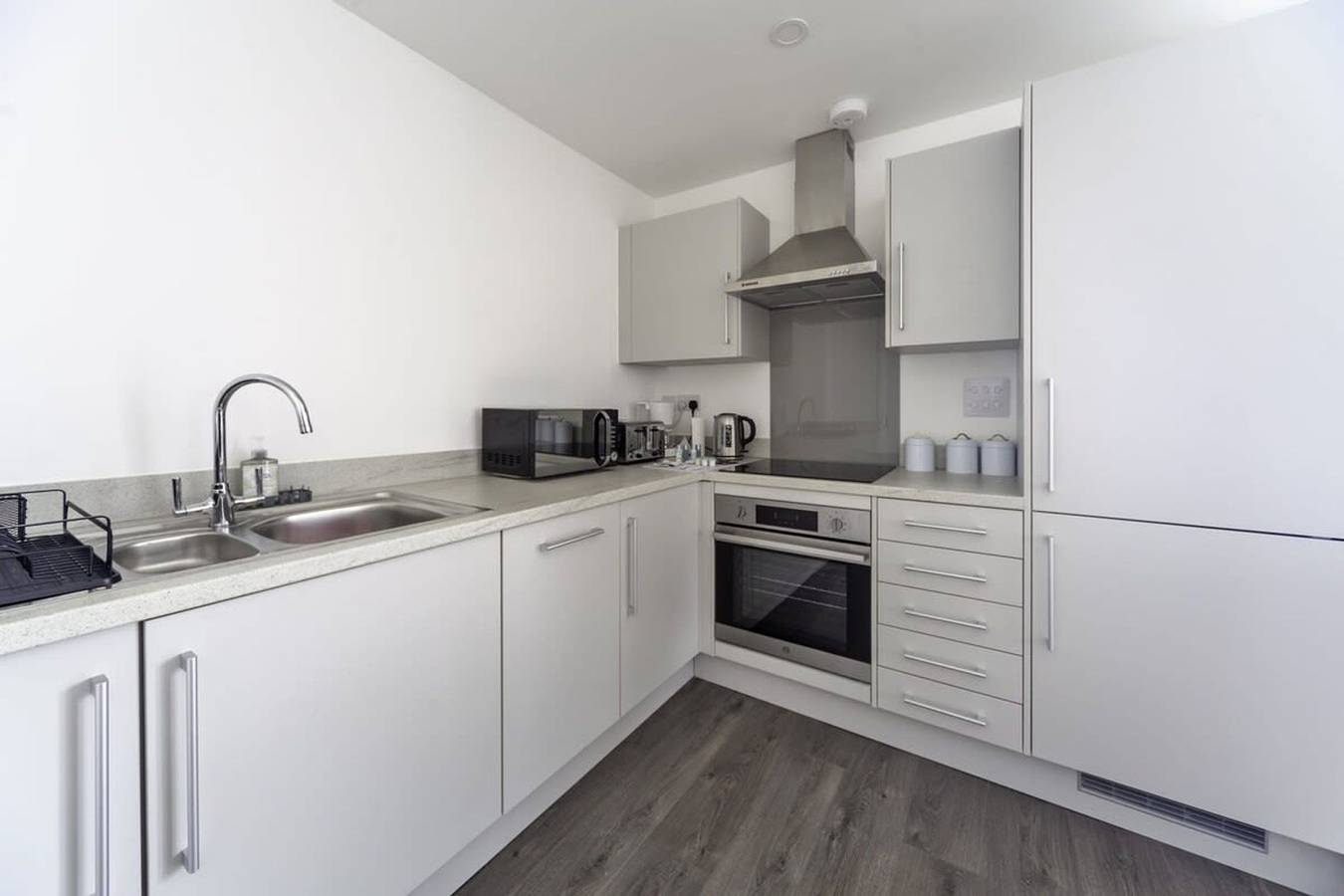 Entire apartment, Stylish and Bright 2 Bed Apartment in Ashford in Ashford, Ashford region