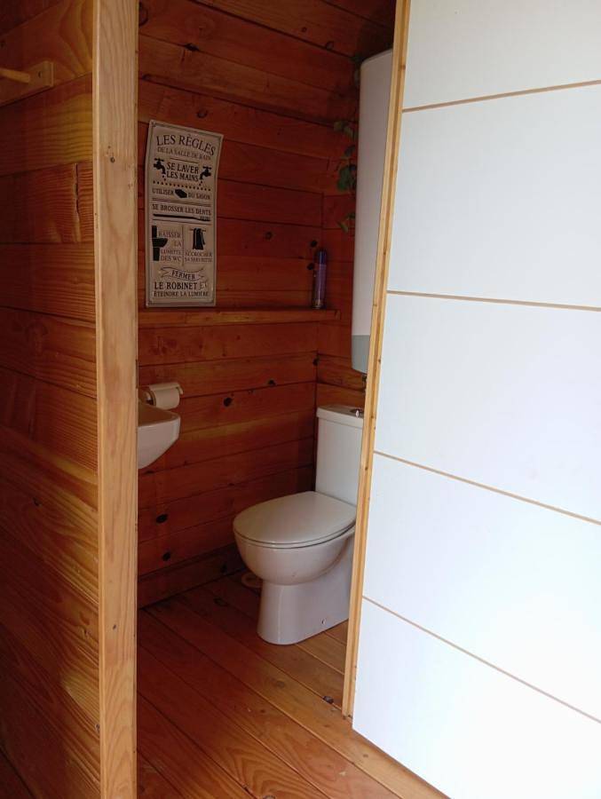 Camping pour 3 personnes, avec jardin et jacuzzi dans l' Eure - 3