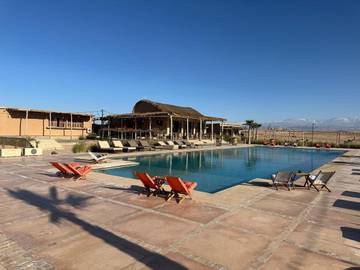 Tente pour 2 personnes, avec piscine ainsi que jardin et vue au Maroc