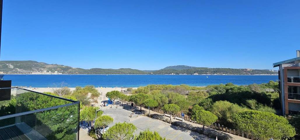 Casa de férias para 4 pessoas, com vista e jardim e ainda piscina, com animais de estimação em Península de Troia