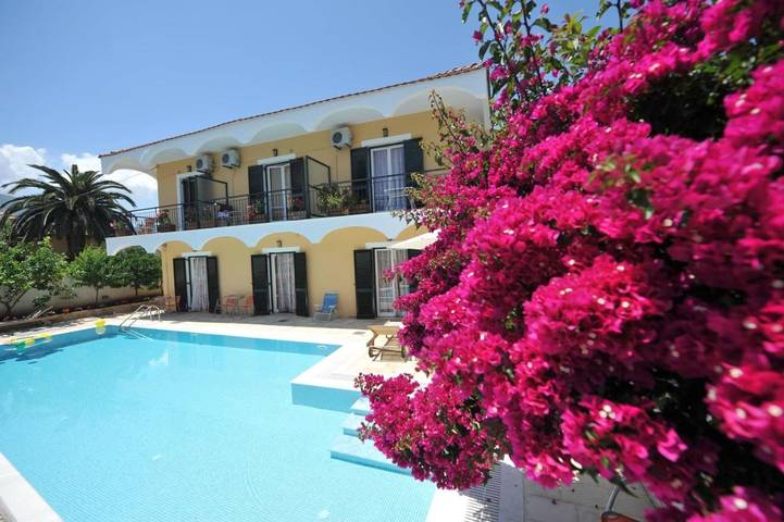 Hôtel pour 2 personnes, avec Balcon et Terrasse ainsi que Jardin et Piscine