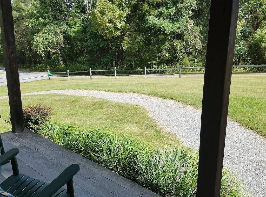 Deerfield Honeymoon Cottage am Autumn Ridge in Natural Bridge