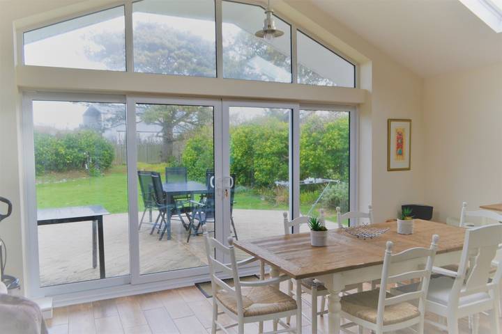 Holiday rental for 6 people, with terrace and garden, child-friendly in Rhosneigr