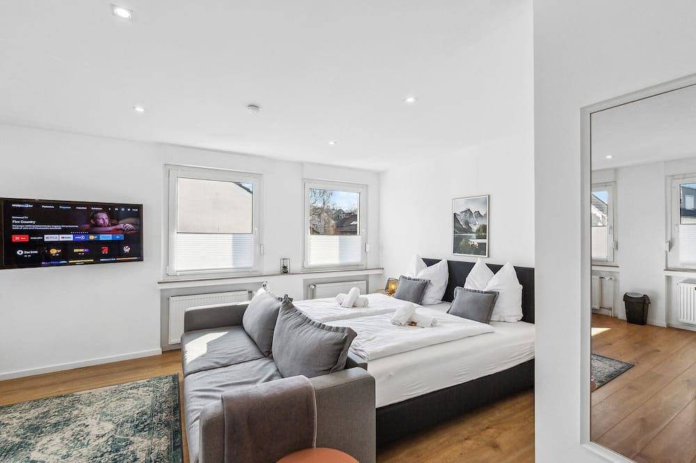 Appartamento intero, City-chalet-quiet-newly renovated-kitchen-bathroom with daylight- free parking in Weitmar, Bochum