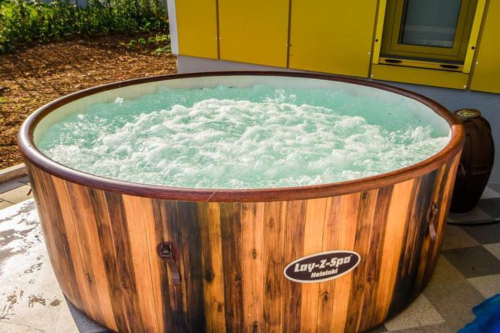 Camping pour 6 personnes, avec terrasse ainsi que jardin et jacuzzi dans Split-Dalmatie - 3