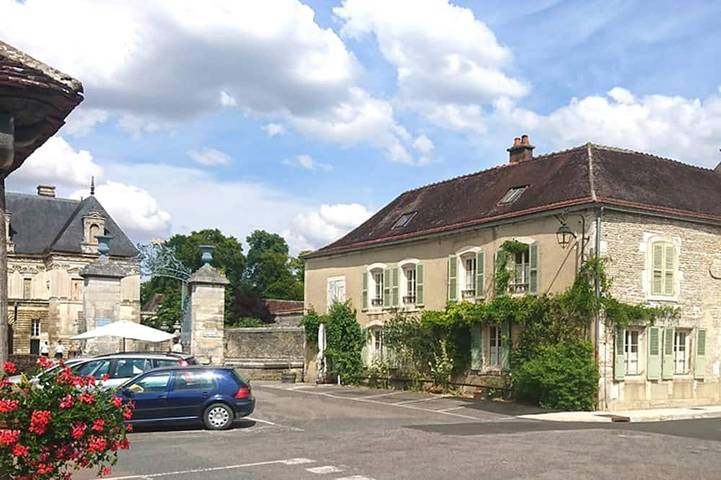 Gîte pour 8 personnes, avec Terrasse et Jardin à Tanlay